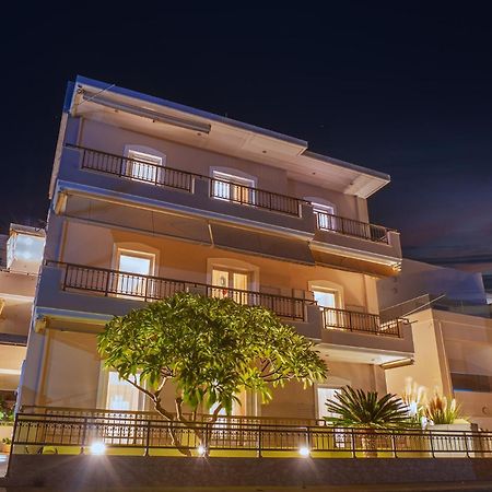 Vakakis-Me Apartments Palaiochora Dış mekan fotoğraf