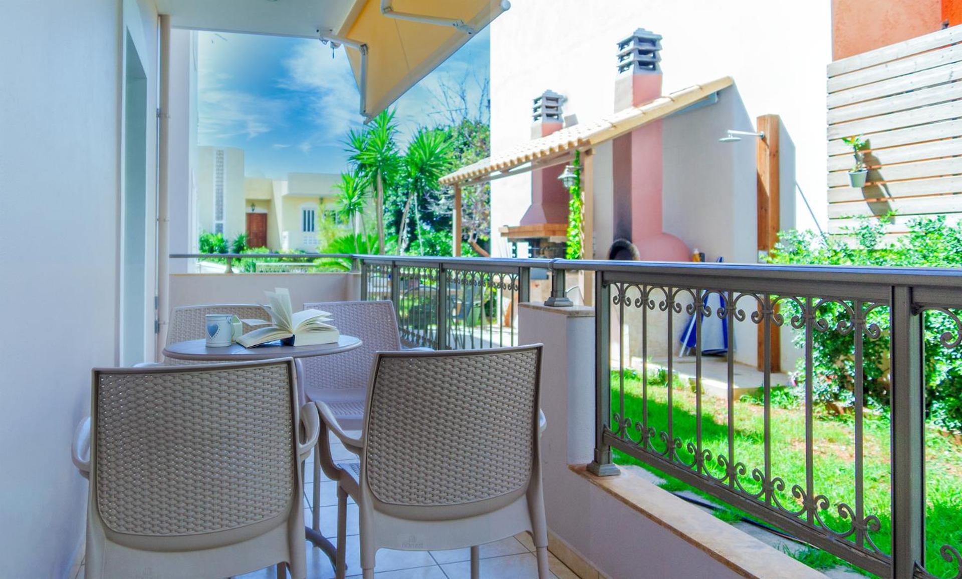 Vakakis-Me Apartments Palaiochora Dış mekan fotoğraf