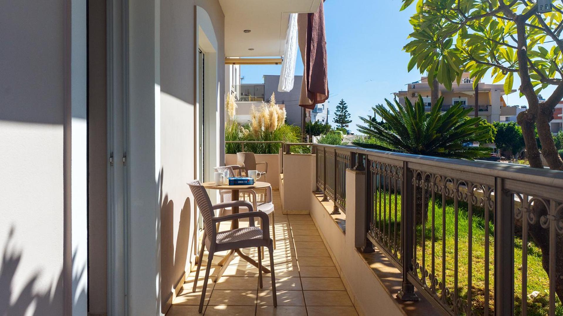Vakakis-Me Apartments Palaiochora Dış mekan fotoğraf