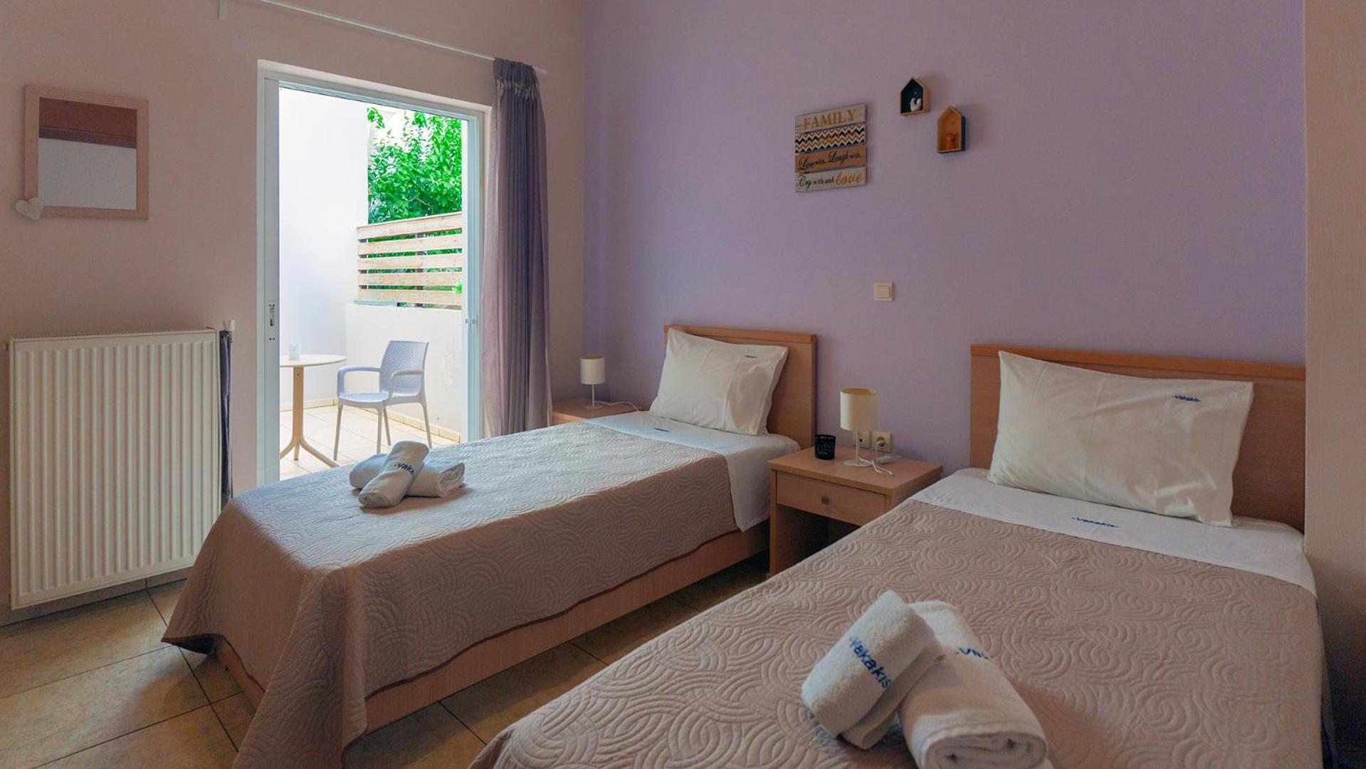 Vakakis-Me Apartments Palaiochora Dış mekan fotoğraf